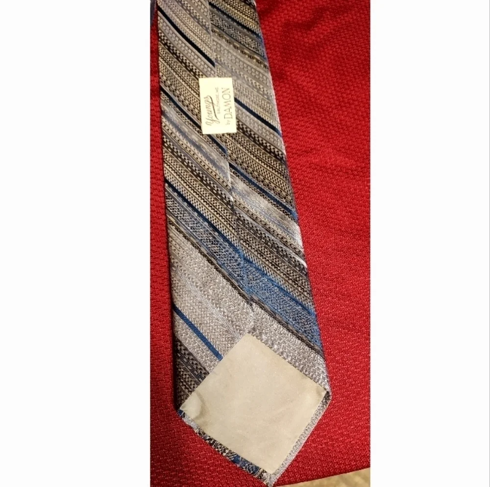 VINTAGE Youngs by damon men's tie